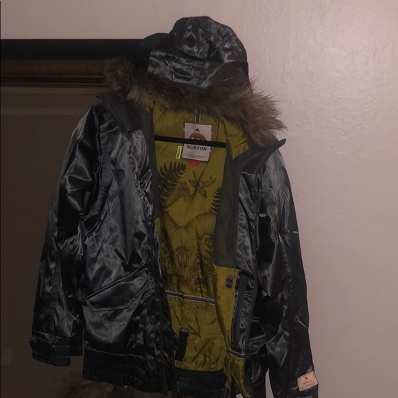 Snowboarding jacket !!! Like New - Picture 1 of 3